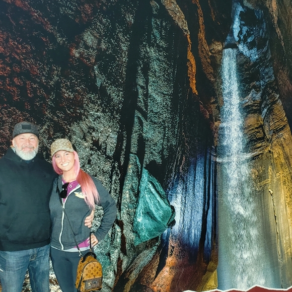 Meet your Posher, Jessica - Picture 5 of 5